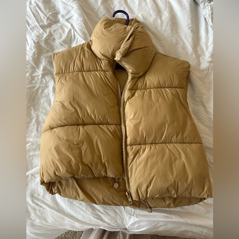 Amazon Tan/Gold Puffer Vest